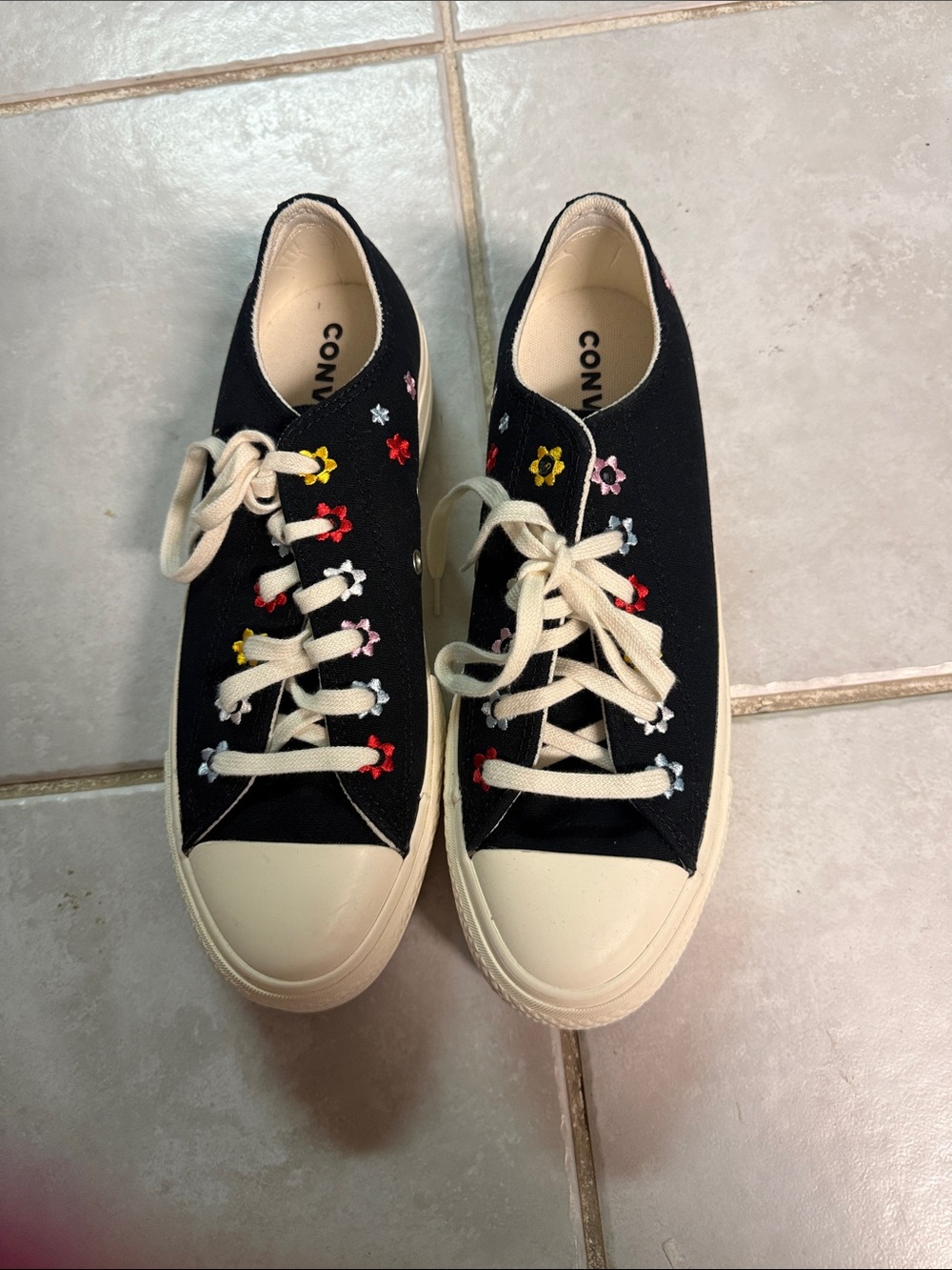 Converse Kids Black Floral Embroidered Low-Top Sneakers with Cream Accents